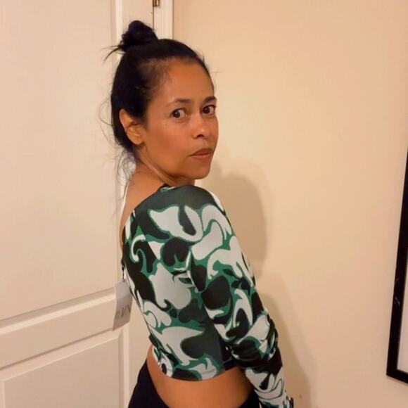 Zara one shoulder crop top green and black size S NEW - Picture 3 of 3